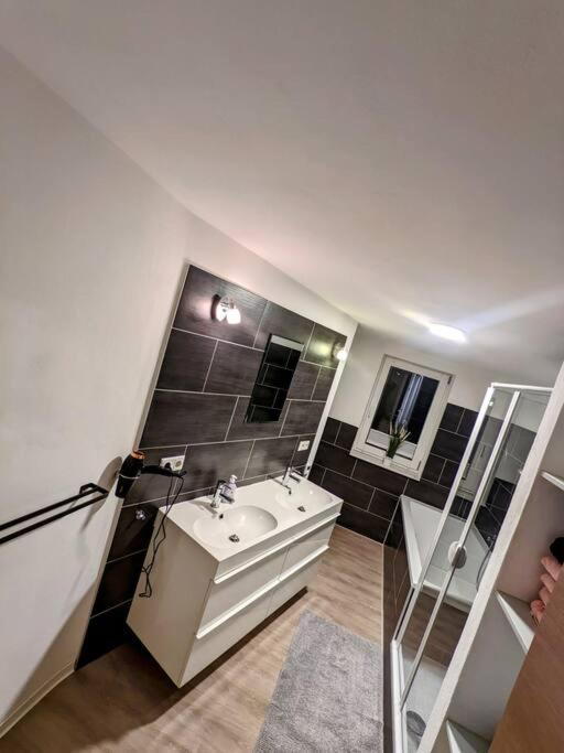 Fewo Im Lehm-Fachwerkhaus Erfurt Mit 3 Einzelnen Schlafzimmern Je Mit Tv ภายนอก รูปภาพ