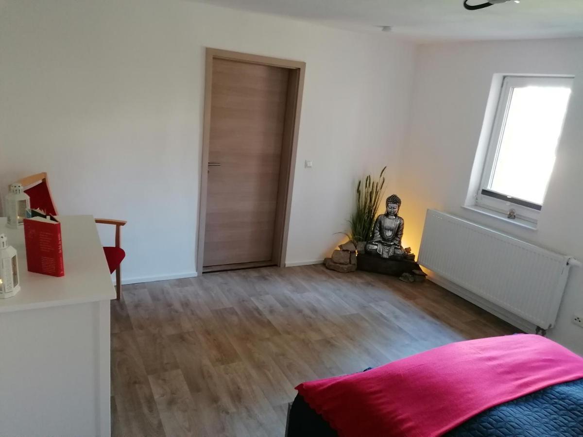 Fewo Im Lehm-Fachwerkhaus Erfurt Mit 3 Einzelnen Schlafzimmern Je Mit Tv ภายนอก รูปภาพ
